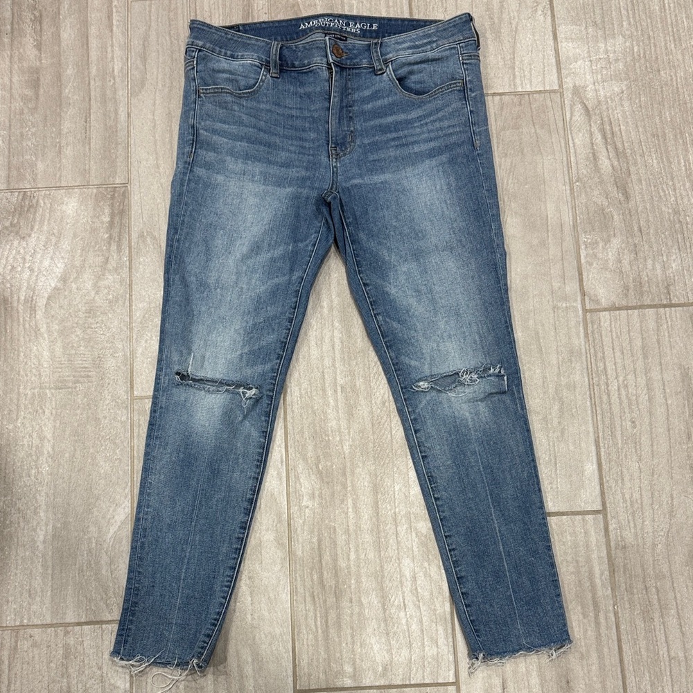 American Eagle Outfitters Distressed Blue Jeans